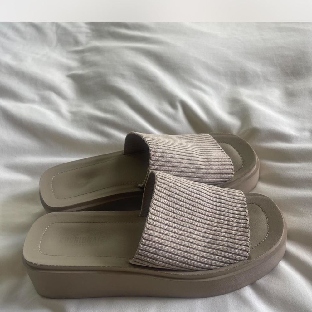 Women's Beige Slide Sandals